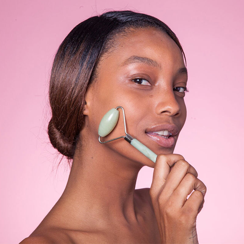 Here you will learn everything you need to know about how to use a face roller to enhance the glow of your skin. 
